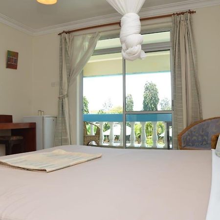 Asins Holiday Inn Hotel Ukunda Εξωτερικό φωτογραφία