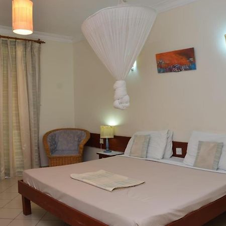 Asins Holiday Inn Hotel Ukunda Εξωτερικό φωτογραφία