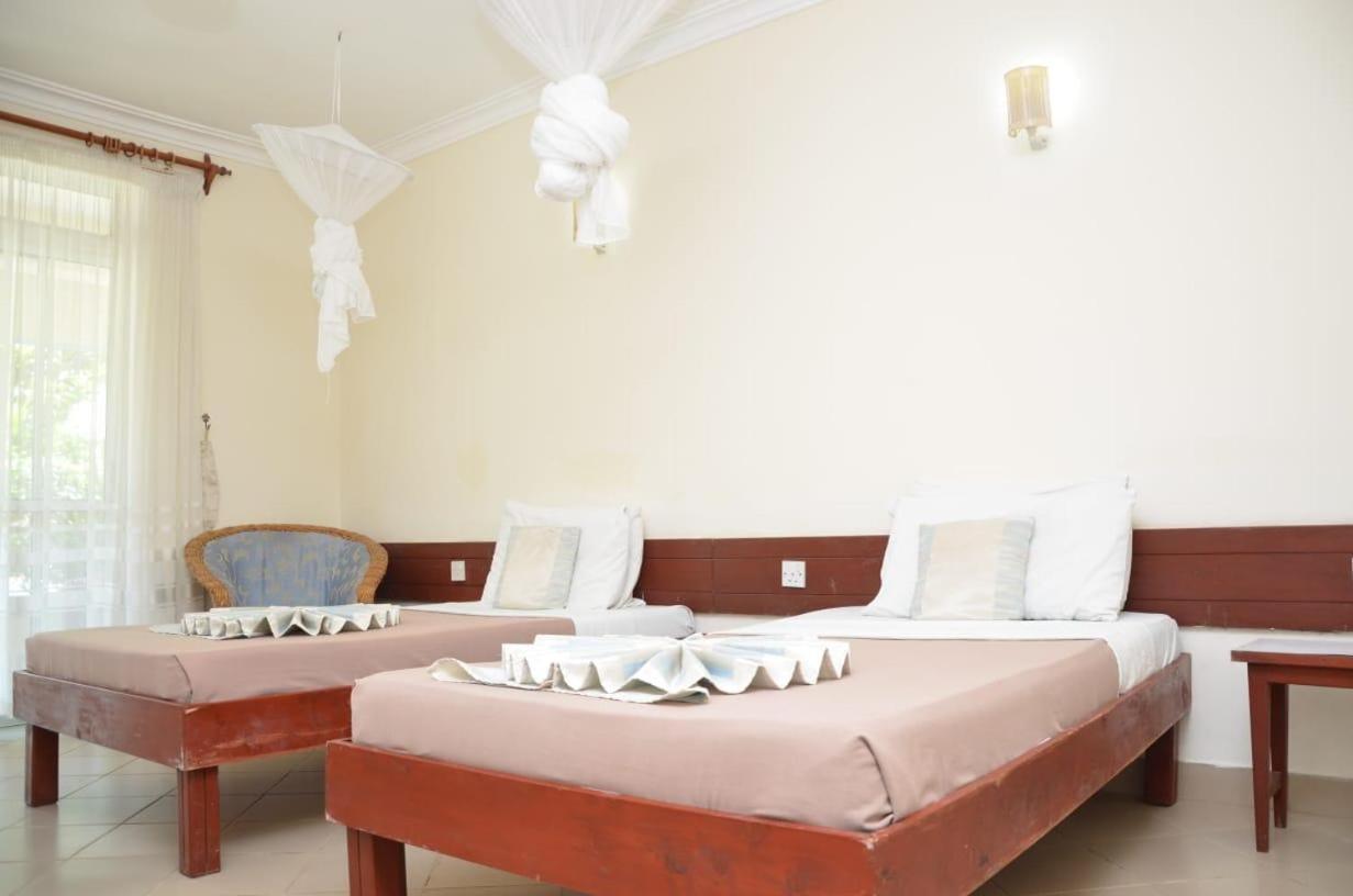 Asins Holiday Inn Hotel Ukunda Εξωτερικό φωτογραφία