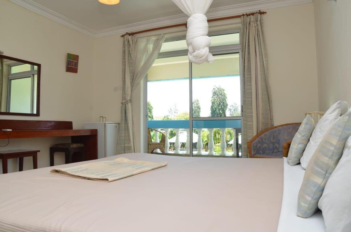 Asins Holiday Inn Hotel Ukunda Εξωτερικό φωτογραφία